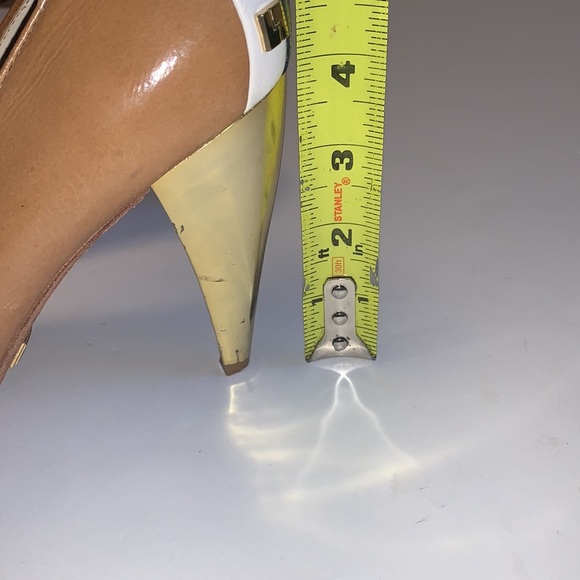 L.A.M.B. Tan Patent Leather Pumps with Gold Accents - Women’s Size 9.5 - Picture 9 of 9